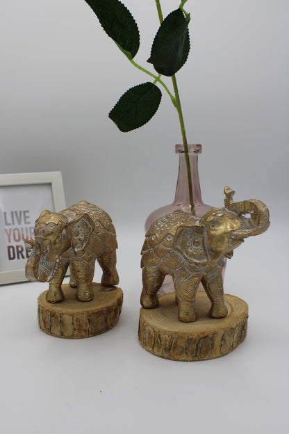 2 Figurines d'éléphants debout en couleur or